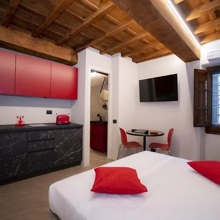 La Toscanella Apartment *